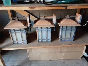 lot 53 image: 3-Outdoor Light Fixtures