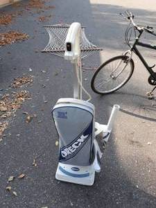 lot 69 image: Oreck XL-2 Vacuum