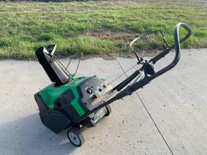 lot 1 image: Lawn Boy Insight Electric Start 20 Snowblower
