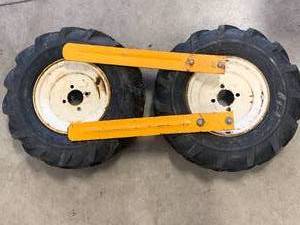 lot 3 image: MTD Snowblower Extras