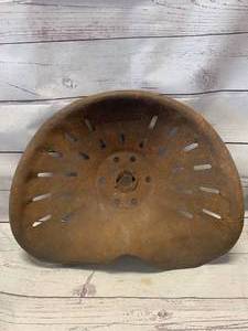 lot 8 image: Vintage Metal Fordson Tractor Seat