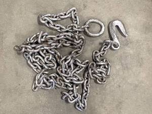 lot 13 image: 716 x 16 Chain with Galvanized Container