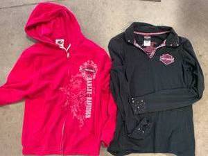 lot 19 image: Harley Davidson Shirt Size Large & Sweatshirt Size Small