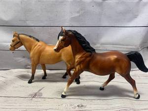 lot 34 image: Lot of 2 Vintage Breyer Horses