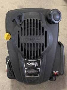 lot 36 image: Kohler Courage XT-7 5hp Engine ($250 retail)