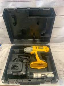 lot 45 image: DeWalt 18 Volt Heavy Duty 12 Cordless Impact Wrench