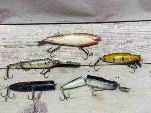 lot 82 image: Lot of 5 Antique Wood Fishing Lures