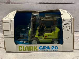 lot 103 image: Clark GPA 20 Forklift by Ertl