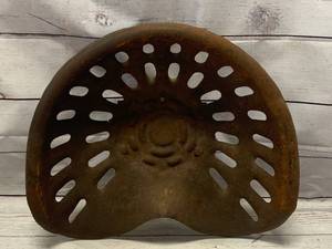 lot 113 image: Vintage Metal Tractor Seat