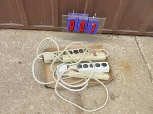 lot 7 image: Qty of 4 power strips. As shown.