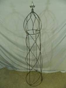 lot 32 image: New Metal Garden Art  Vine Trellis Medium