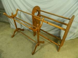 lot 35 image: 2 Wooden Quilt Stands