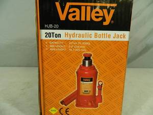 lot 45 image: New 20 Ton Hydraulic Bottle Jack