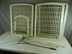 lot 67 image: 4 Panel Pet Kennel, Rake, Etc