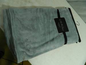 lot 74 image: New Urban 50 x 60 Throw Blanket