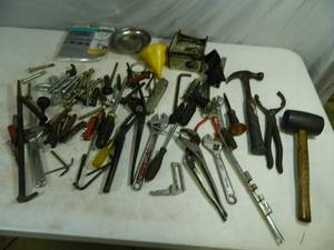 lot 135 image: Assorted Hand Tools