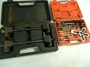 lot 138 image: Strut Spring Compressor, Puller Tool