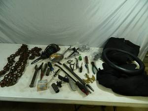 lot 141 image: Chain, Tools, Grinder, Etc