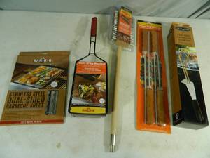 lot 148 image: New BBQ Accessories