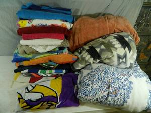 lot 157 image: Assorted Blankets and Towels