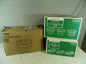 lot 158 image: 3 Cases of Food Service Containers