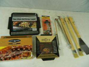 lot 162 image: New BBQ Accessories