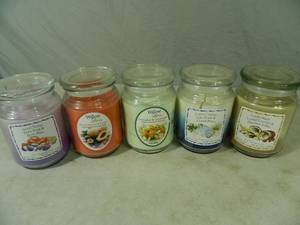 lot 174 image: 5 New Jar Candles with Lids