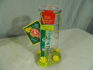 lot 175 image: New Glass, Top Fill Hummingbird Feeder