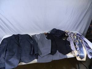 lot 186 image: Mens Dress Clothes