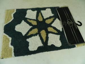 lot 187 image: New Bathroom Rug