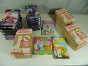lot 191 image: Large Lot of Valentines Cards, Trolls, etc.
