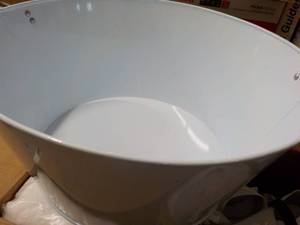 lot 42 image: Large Beverage Tub...