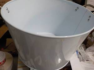 lot 46 image: Medium Beverage Tub...