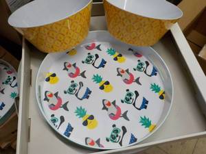 lot 47 image: Snack Tray and 2 Bowls...