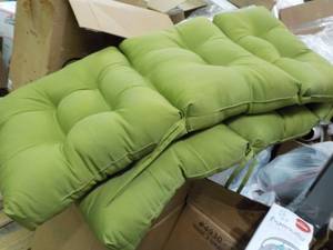 lot 51 image: Set of 2 Kensington Garden Chair Cu...