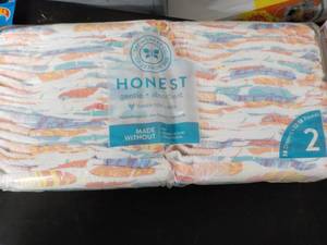 lot 91 image: Pkg of Honest Size 2 Diapers, 38 pe...