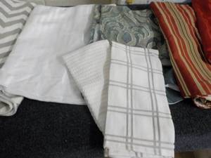 lot 147 image: Valances, Curtains, Towels, Neck Pi...
