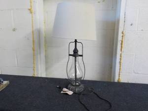lot 148 image: Lamp...