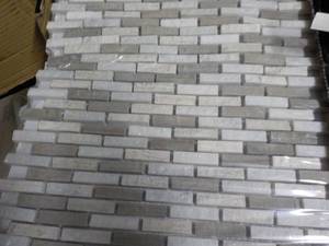 lot 189 image: Case of 10 pieces Whispering Cliffs...
