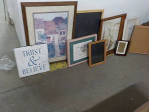 lot 356 image: Lot of Pictures...
