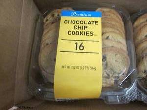 lot 104 image: 4- 16ct pks Premium Chocolate Chip ...