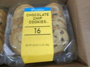 lot 106 image: 4- 16ct pks Premium Chocolate Chip ...