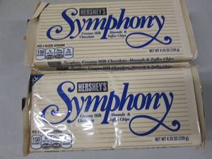 lot 121 image: 12 XL Hershey Symphony Bars...