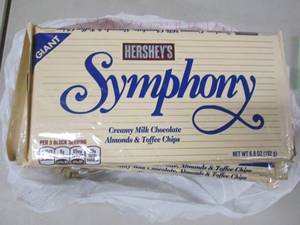 lot 125 image: 12 Giant  Hershey Symphony Bars...