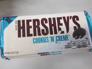 lot 126 image: 12 XL Hershey Bars...