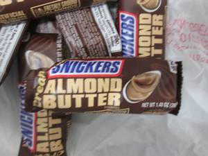 lot 134 image: 12- 1.4 oz Snickers Almond Butter B...