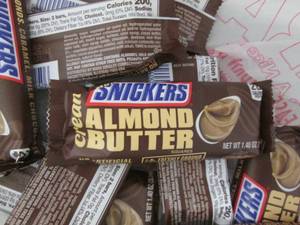 lot 137 image: 12- 1.4 oz Snickers Almond Butter B...