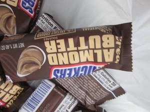 lot 144 image: 12- 1.4 oz Snickers Almond Butter B...
