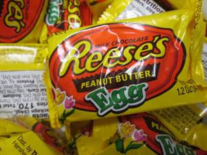 lot 151 image: Reeses Eggs...