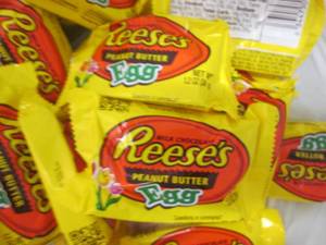 lot 199 image: 24 pks Reeses Pieces Eggs...